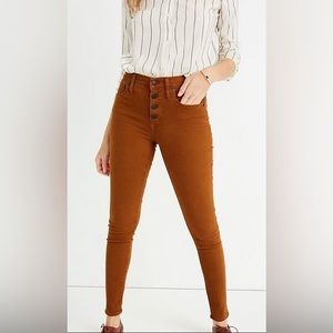 Madewell | 9" Mid-Rise Skinny Jeans: Garment-Dyed Button-Front Edition sz28